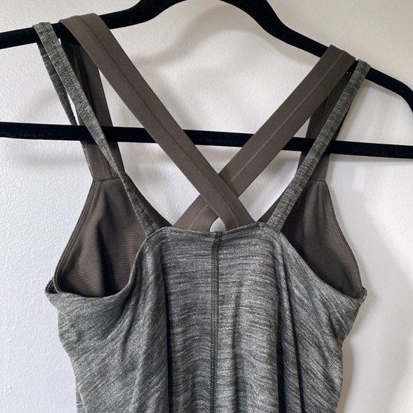 LULULEMON Run for Gold Tank Top Gator Green Sz 4 - Picture 10 of 14